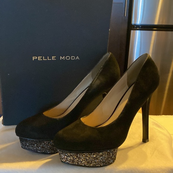 Pelle Moda Ladies Suede  Rhinestone Wedge Pump Front. - Picture 2 of 5